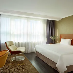 Park Plaza Отель